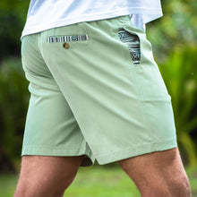 Sapien 2.0 Short 7"(Casual Stretch) - Mint back pocket lifestyle